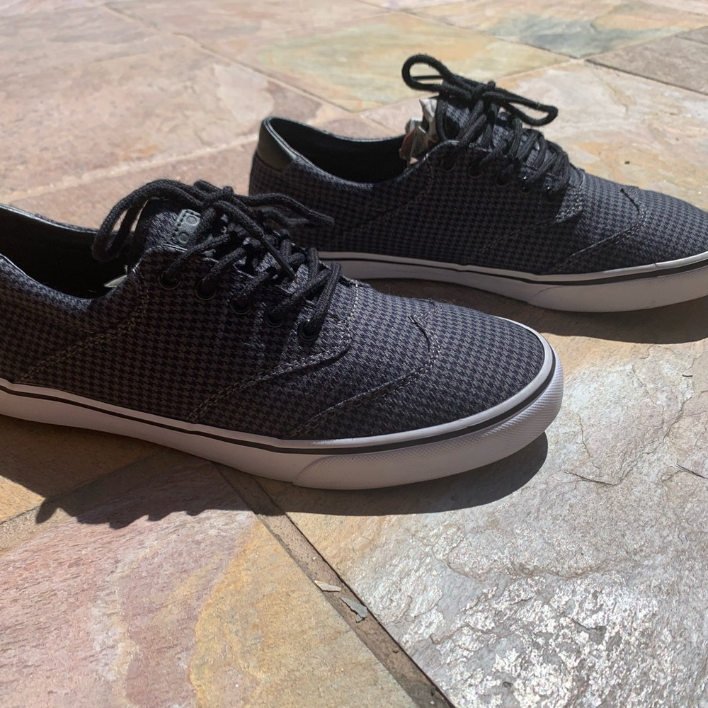 Gravis Slymz Canvas Size 8